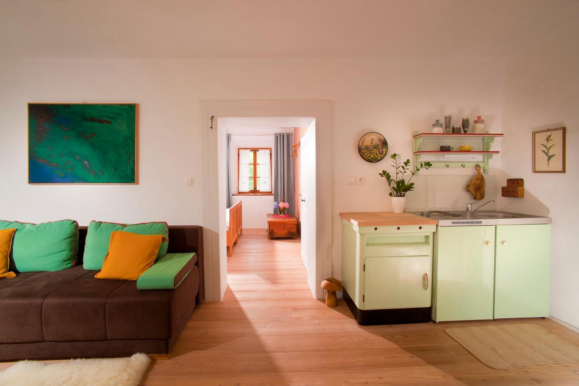 Juvanova Hisa - Apartments And Rooms Luce Екстер'єр фото