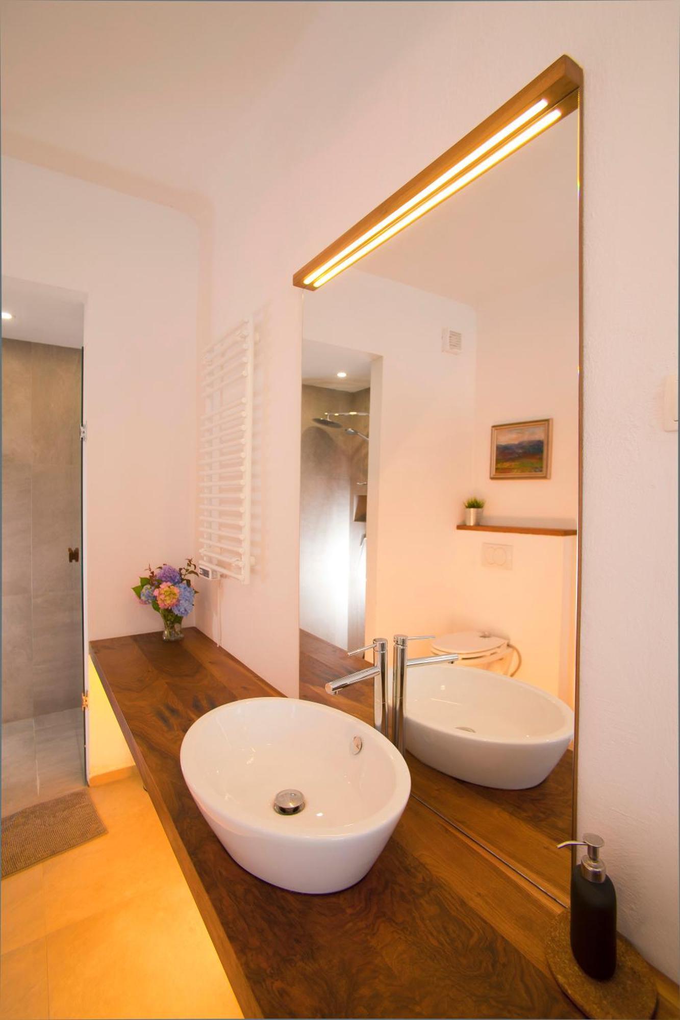 Juvanova Hisa - Apartments And Rooms Luce Екстер'єр фото