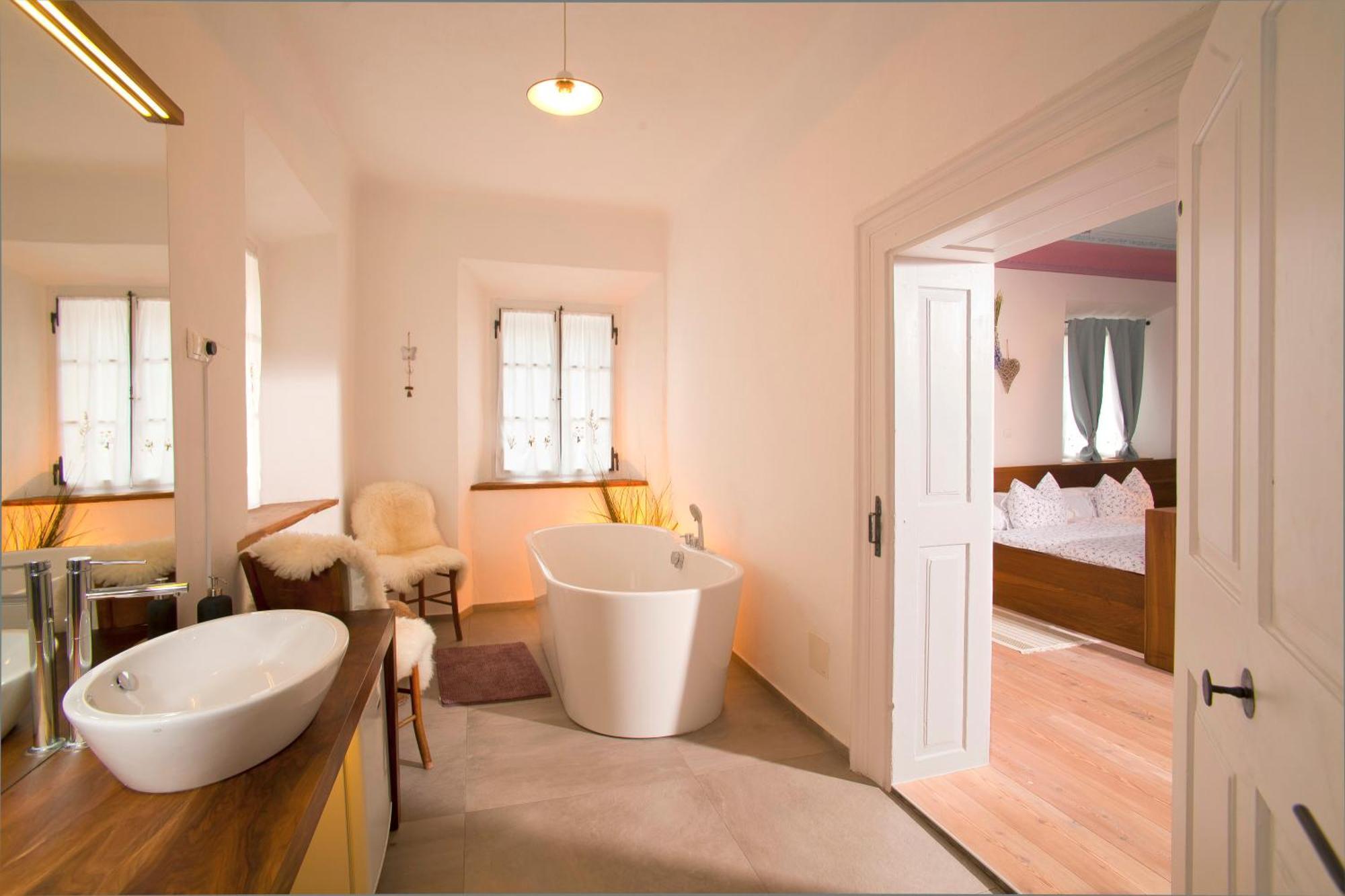 Juvanova Hisa - Apartments And Rooms Luce Екстер'єр фото
